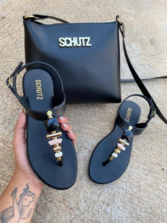KIT SCHUTZ SANDALIA PEDRAS + BOLSA PRETO 1495-10-1 - MX Vendas Online