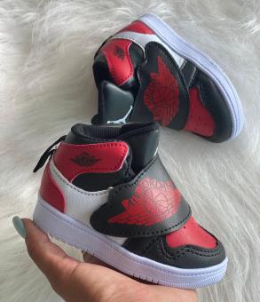 BOTINHA NIKE JORDAN BABY PRETO/VERMELHO - Código 1449-1
