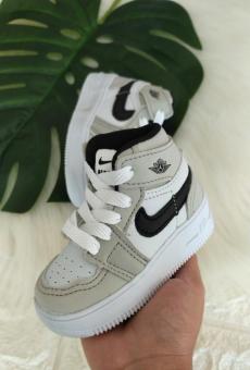 BOTINHA BABY NIKE JORDAN AIR CADARÇO BEGE/PRETO - Código 1792-1