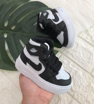 BOTINHA BABY NIKE JORDAN AIR CADARÇO PRETO/BCO - Código 1851-1